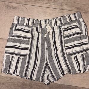 Linen bend shorts